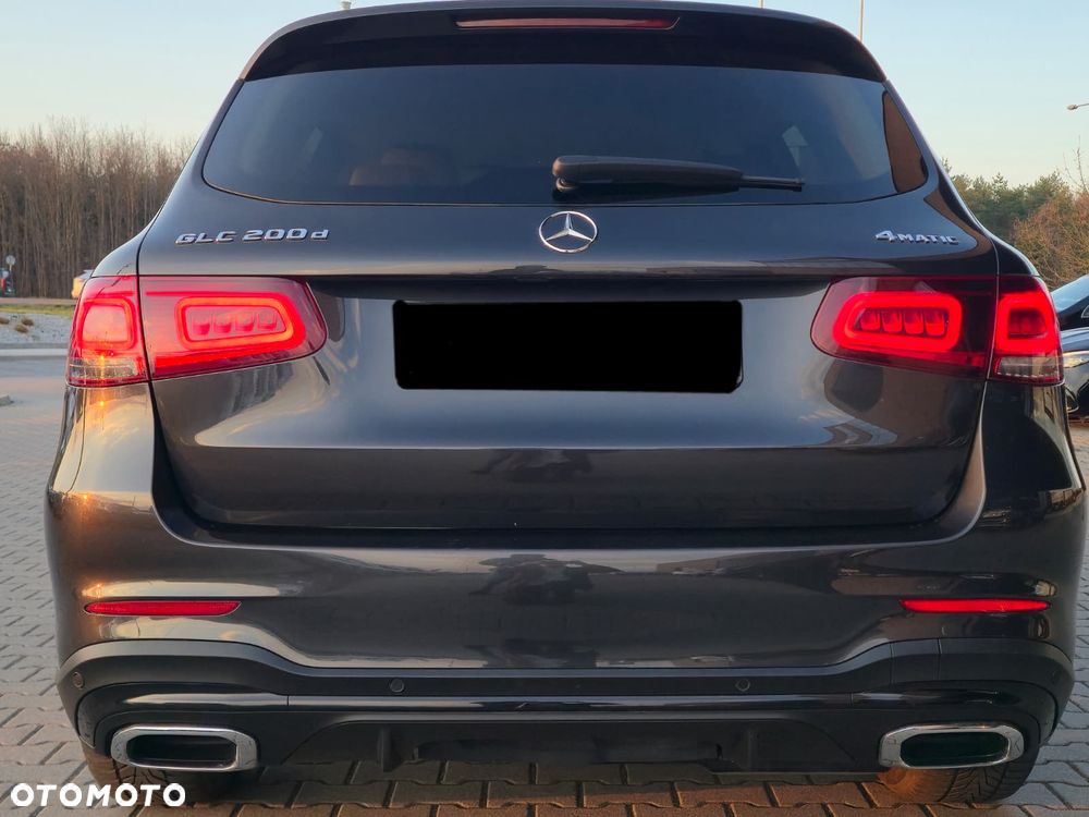 Mercedes-Benz GLC 200 d 4Matic 9G-TRONIC AMG Line - 3
