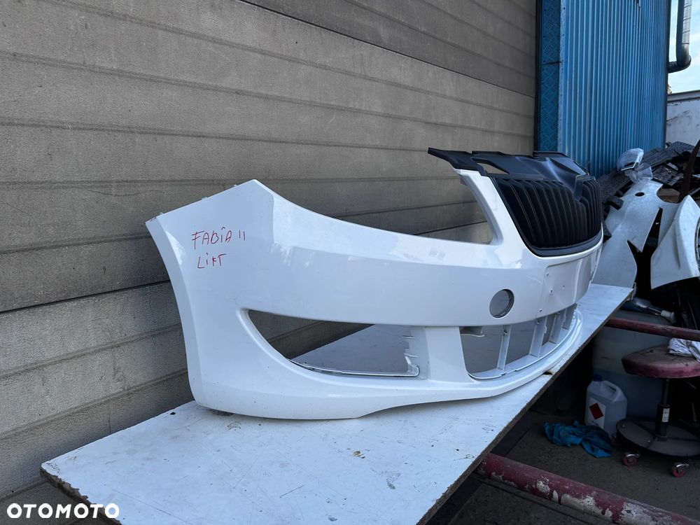 SKODA FABIA II 2 LIFT 5J0 5J0807221 ZDERZAK PRZÓ PRZEDNI BIAŁY - 2