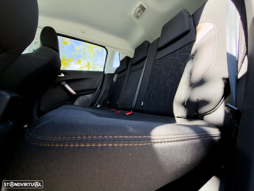 Peugeot 2008 1.2 VTi Active - 17