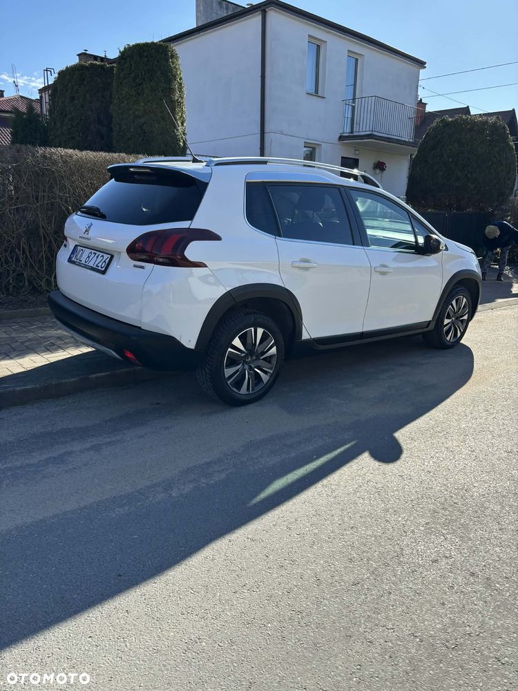 Peugeot 2008 BlueHDi 100 STOP & START Active - 4