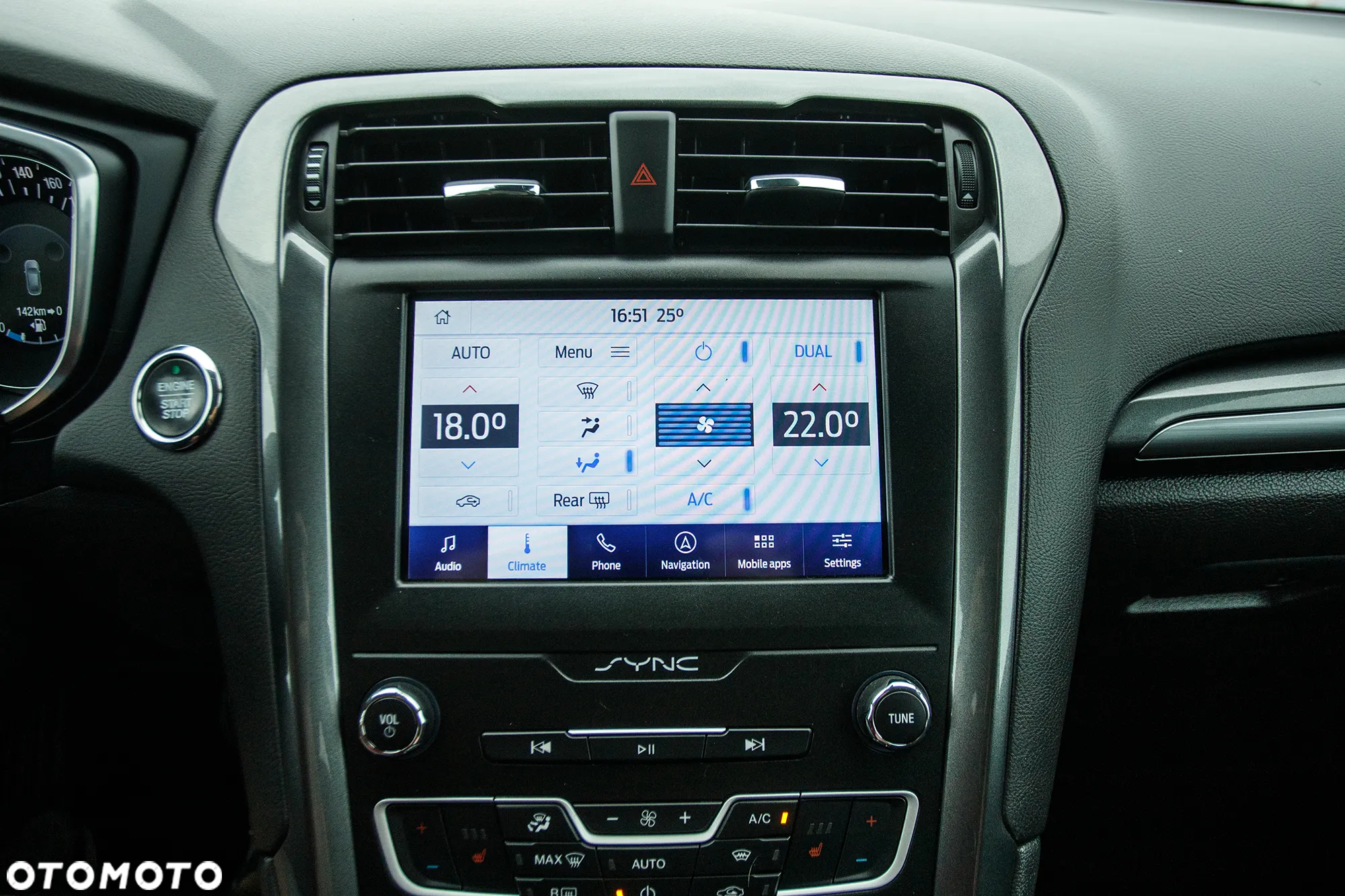 Ford Mondeo 2.0 EcoBlue Titanium - 26