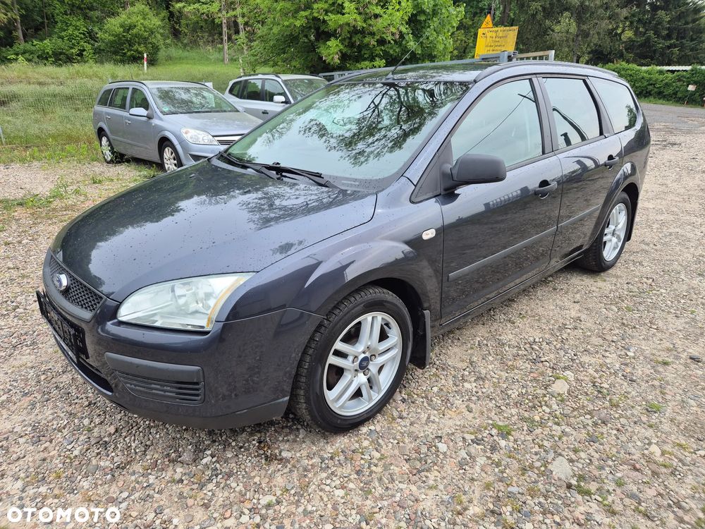 Ford Focus 1.6 16V Ambiente - 2