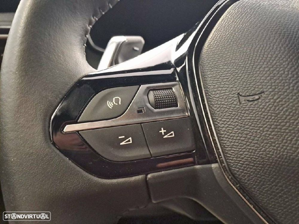 Peugeot 2008 1.2 Hybrid Allure e-DCS6 - 16