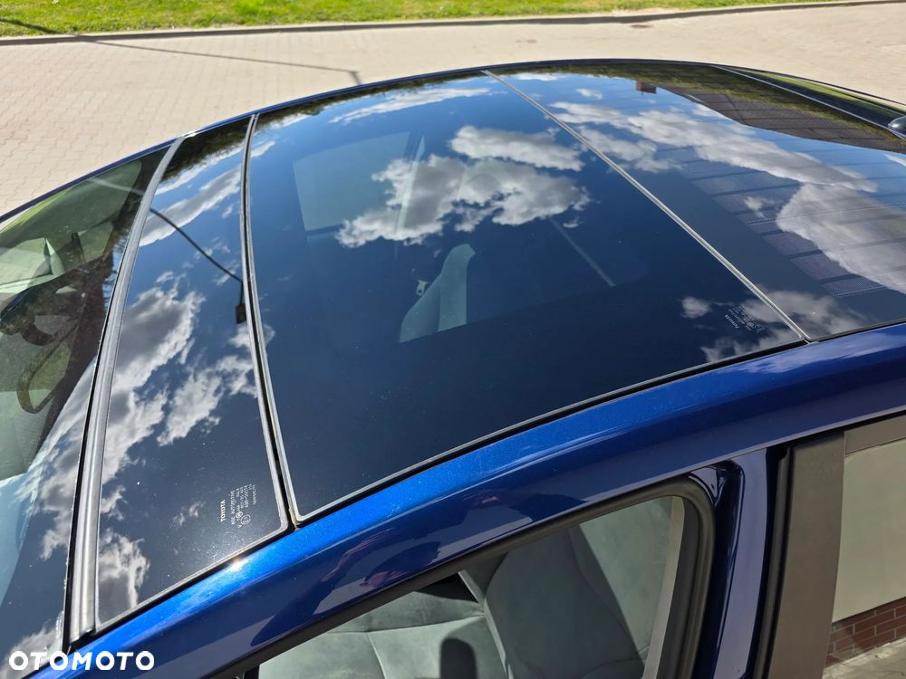 Toyota Prius (Hybrid) - 13