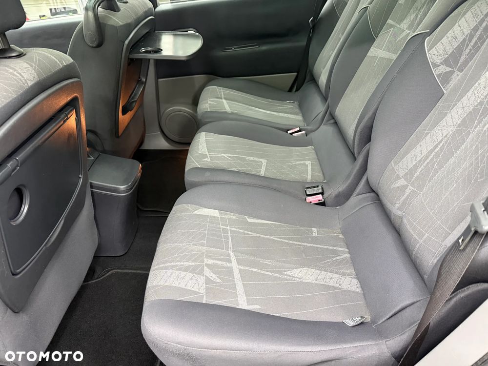Renault Scenic 2.0 16V Luxe Expression - 7