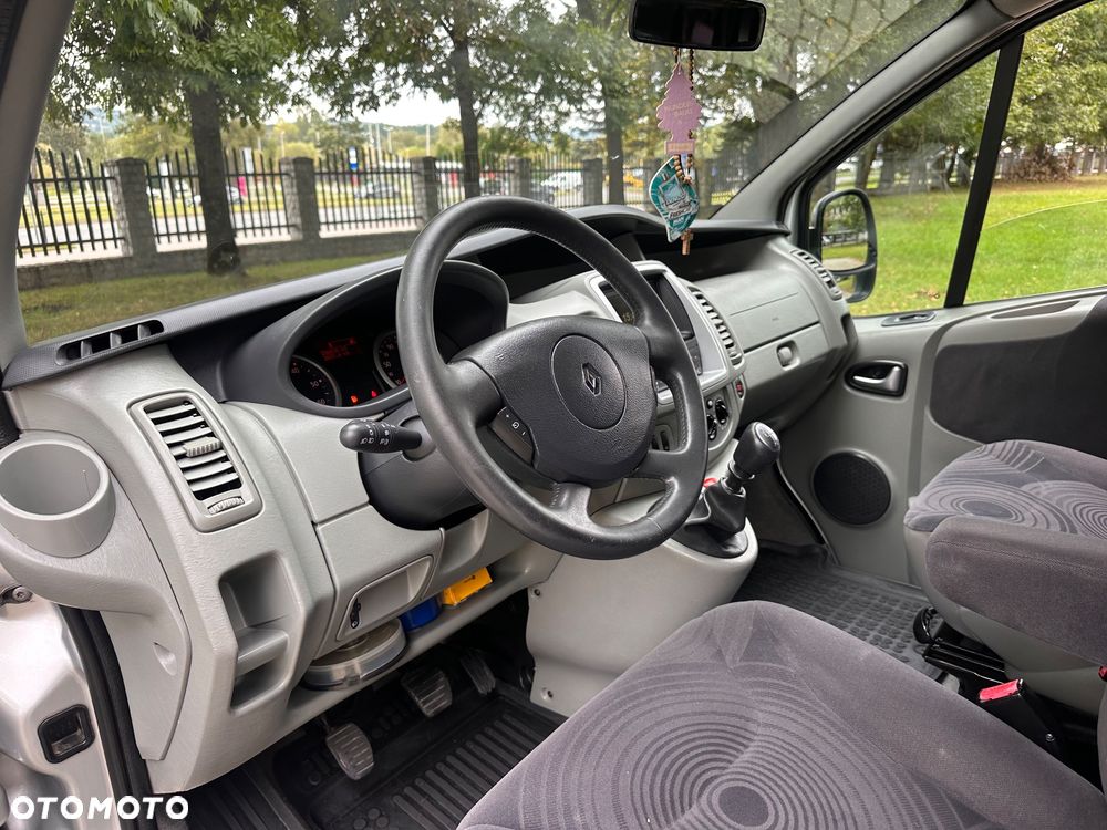 Renault Trafic Grand Passenger Expression - 12