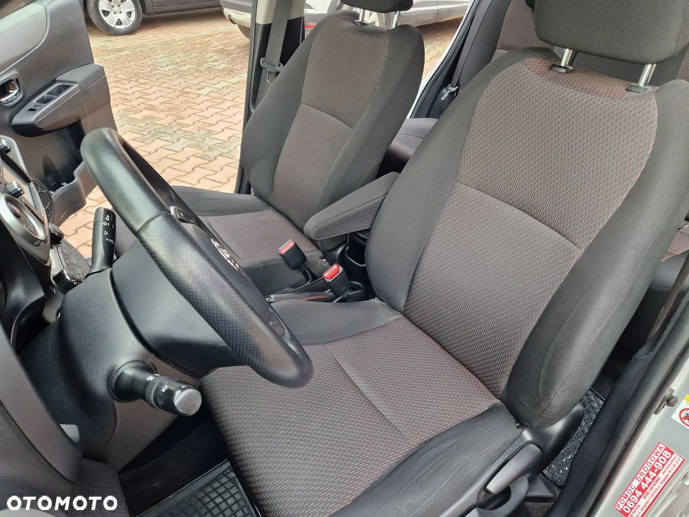 Toyota Yaris 1.33 Premium EU6 - 24