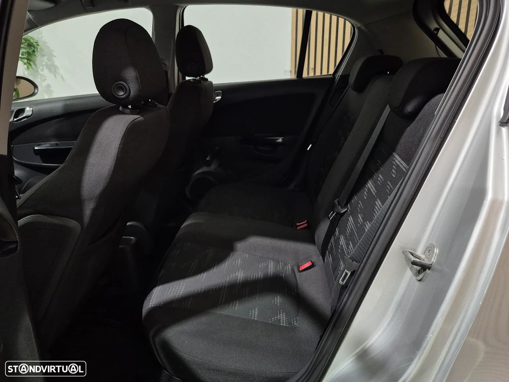 Opel Corsa 1.2 Cosmo - 19