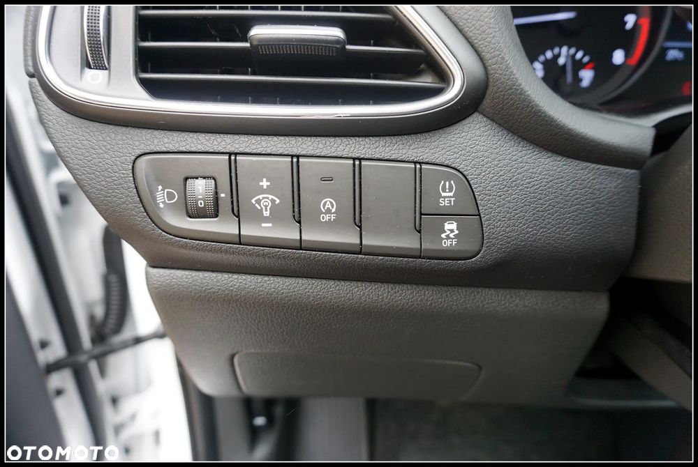 Hyundai i30 1.5 DPI Modern - 15