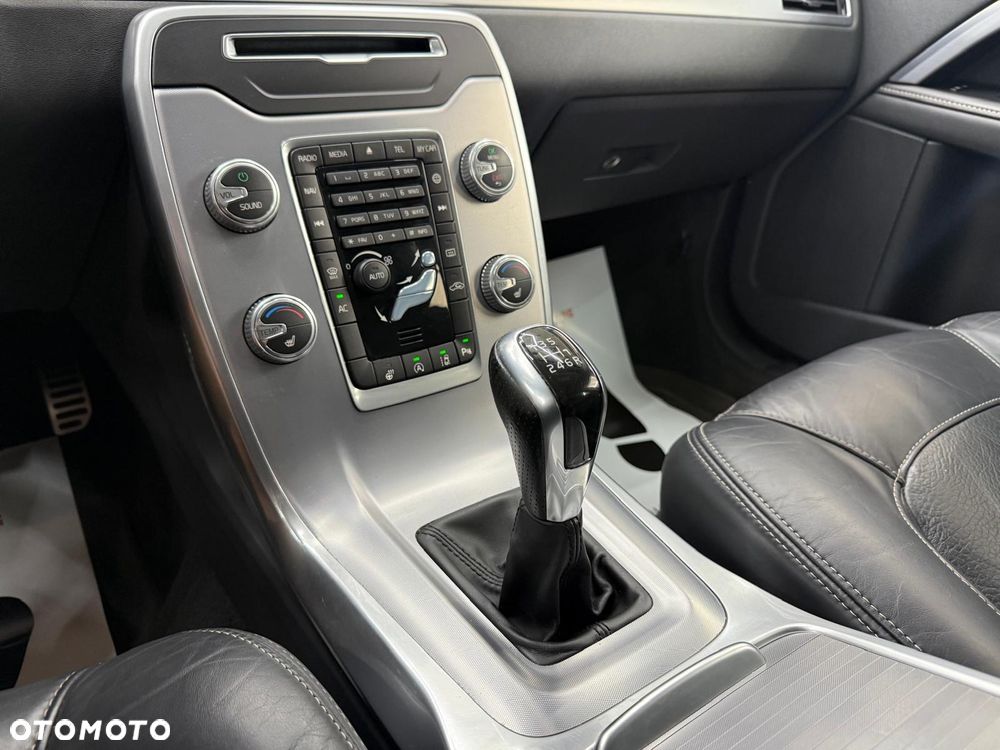 Volvo XC 70 D4 Momentum - 21