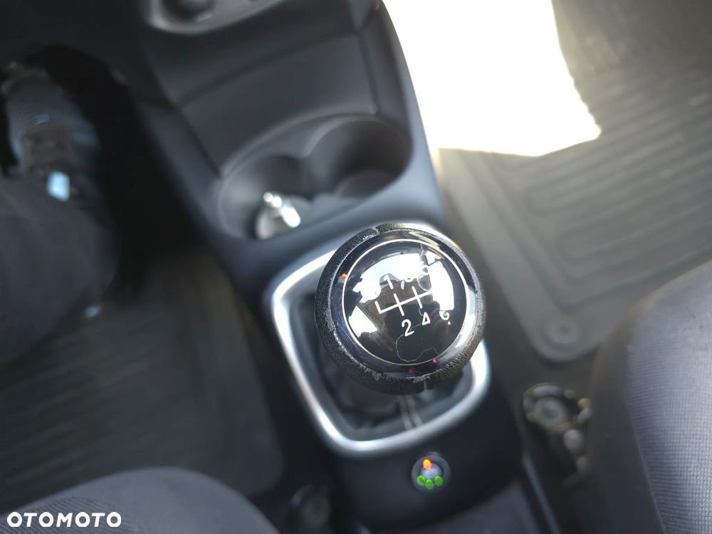 Toyota Yaris 1.33 Premium - 28