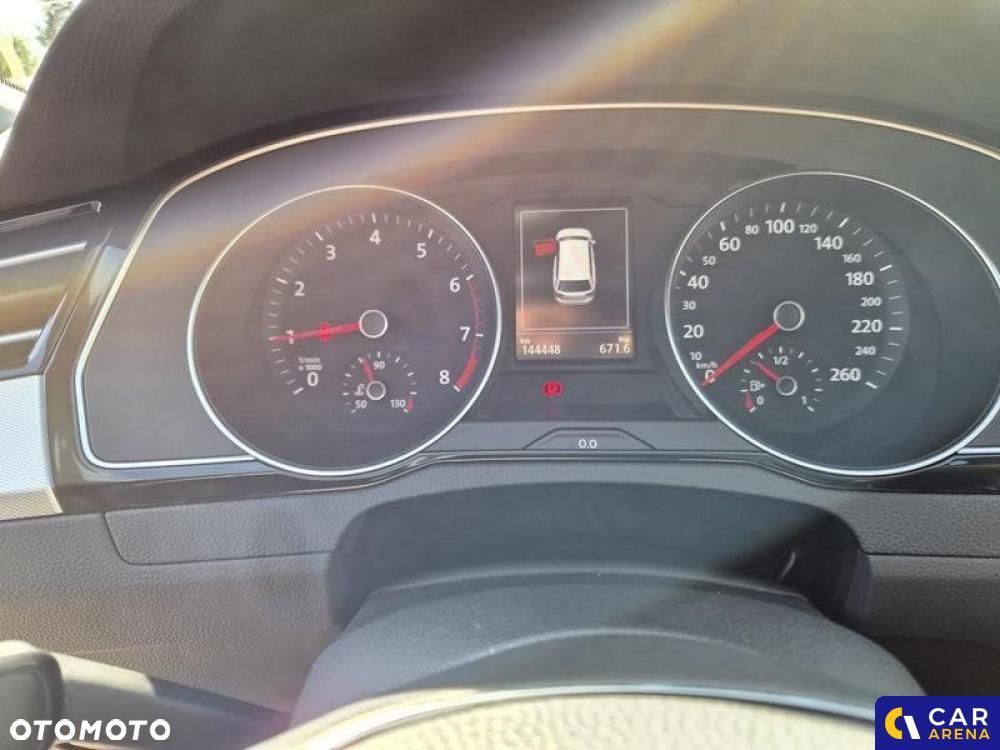 Volkswagen Passat - 8
