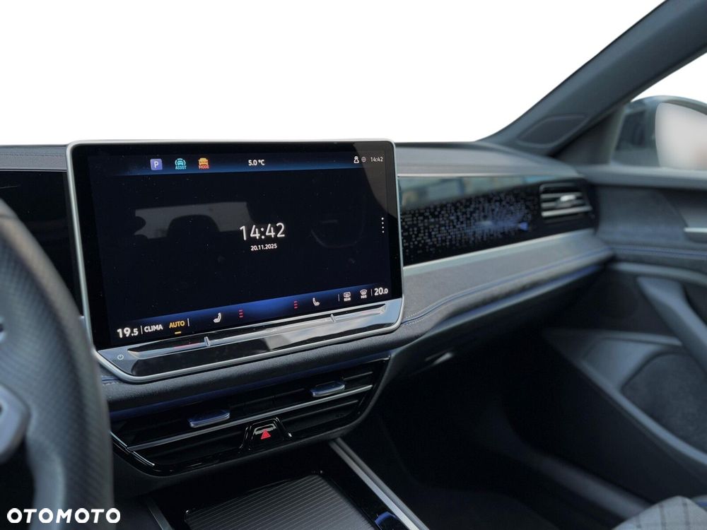 Volkswagen Passat - 12