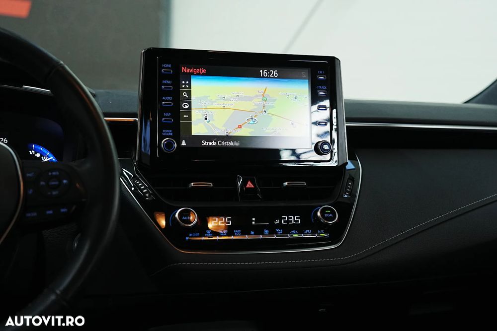 Toyota Corolla 1.8 HSD Business - 10