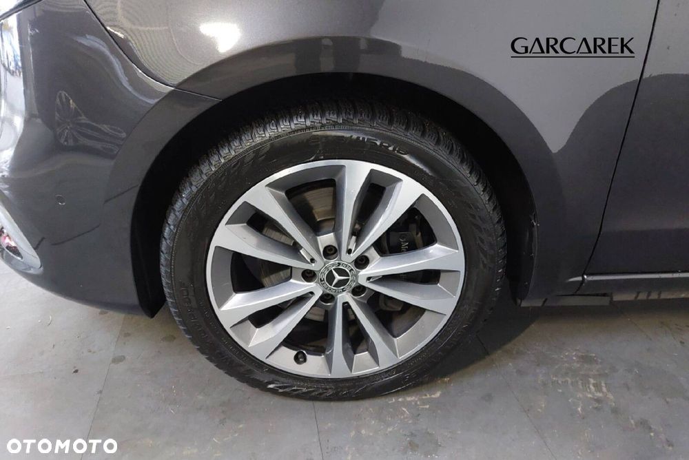 Mercedes-Benz Klasa V 300 d Avantgarde 9G-Tronic (d³ugi) - 21