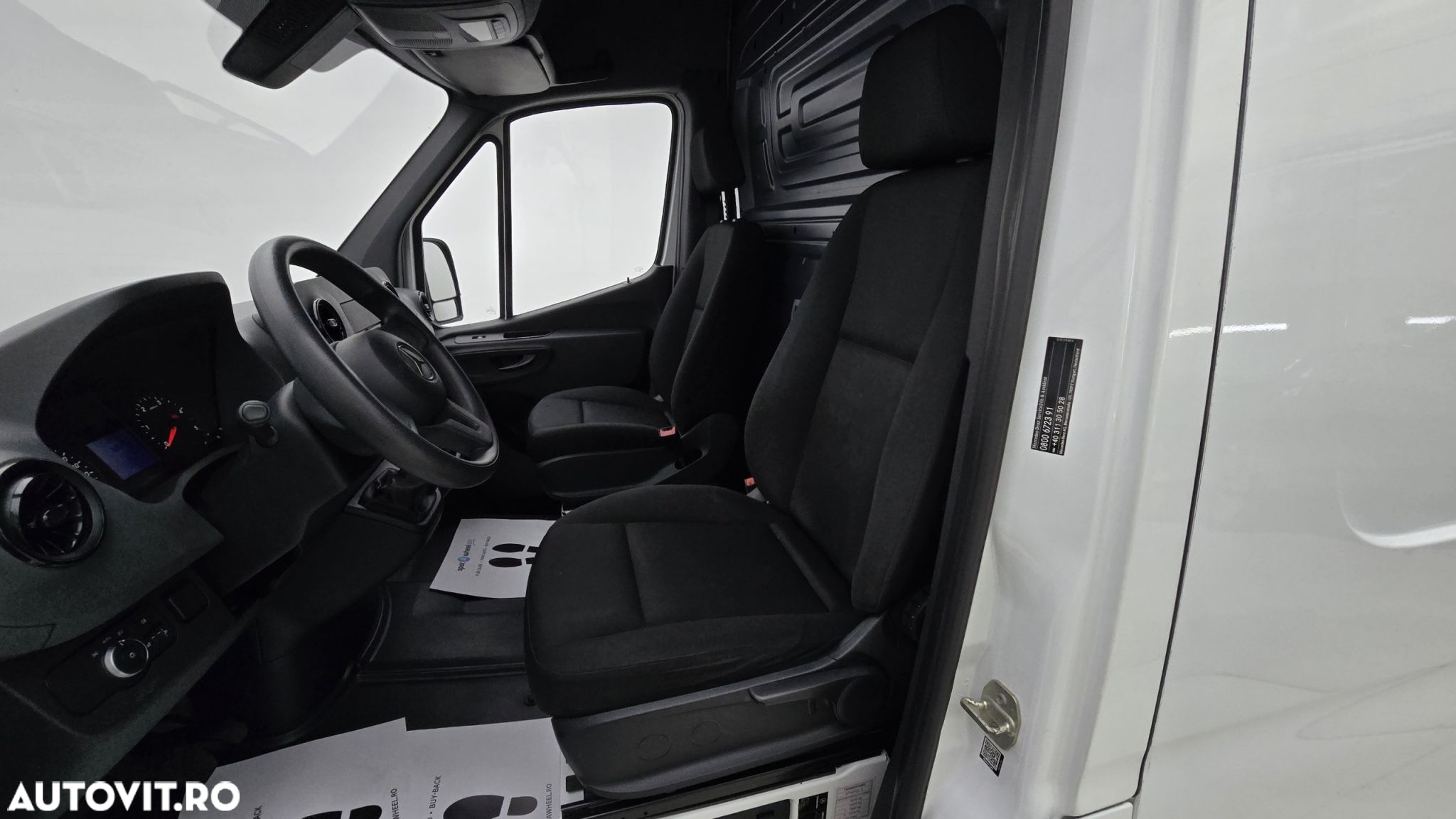 Mercedes-Benz Sprinter - 12