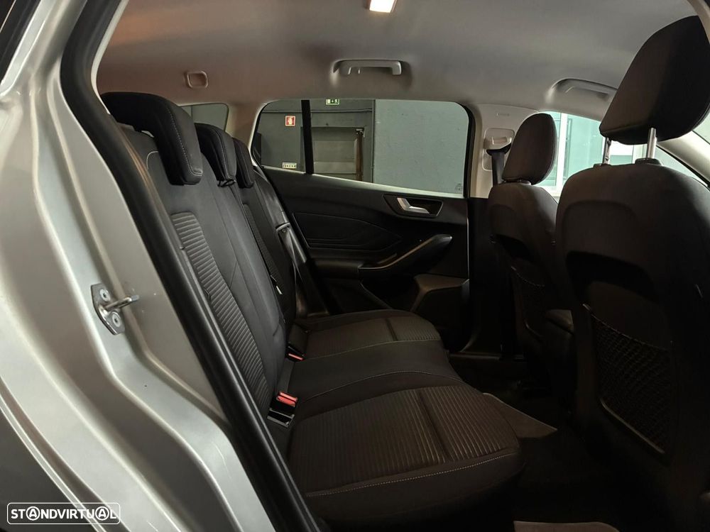 Ford Focus SW 1.5 TDCi EcoBlue Titanium - 36