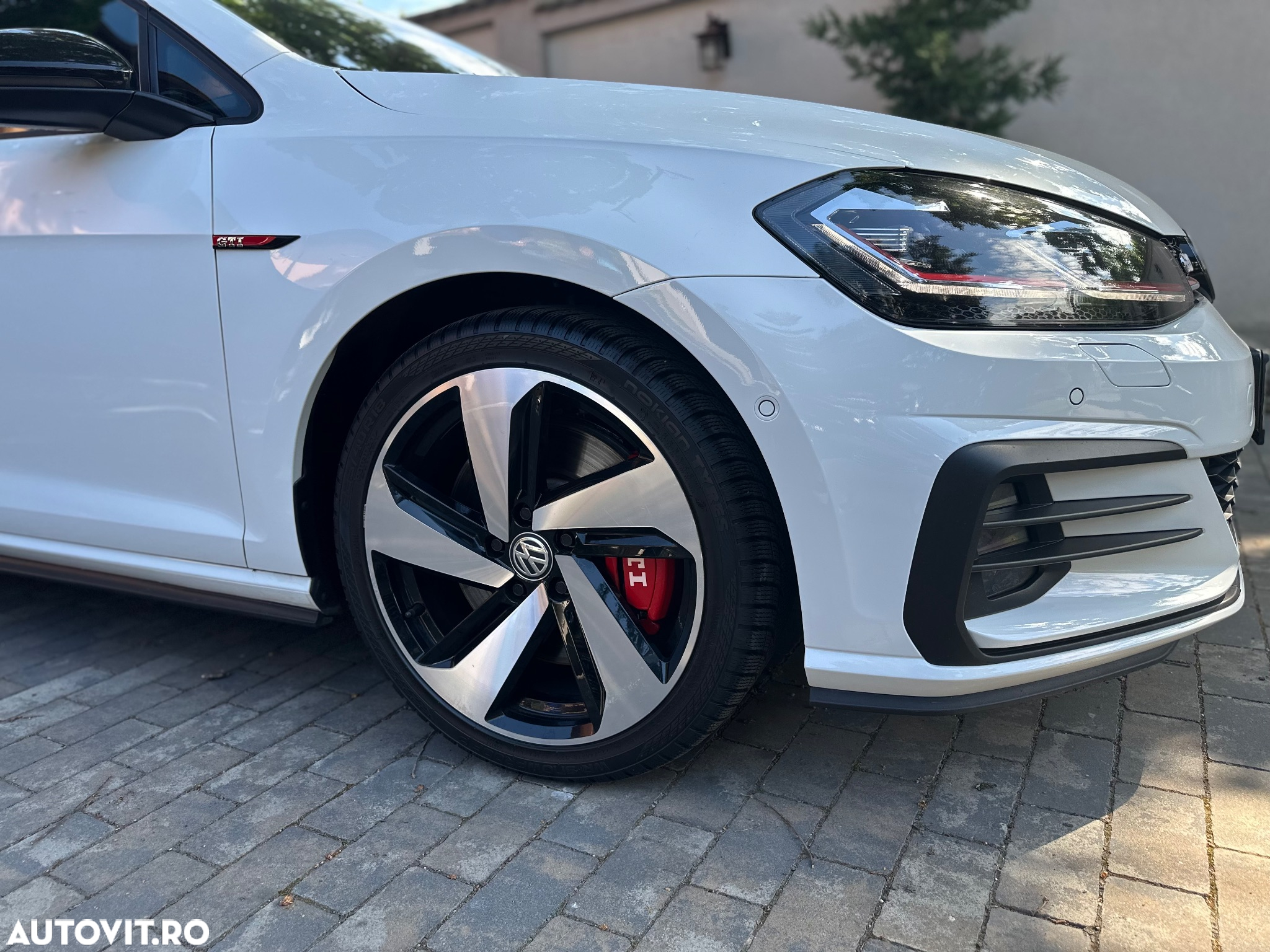 Volkswagen Golf 2.0 TSI DSG GTI Performance - 12