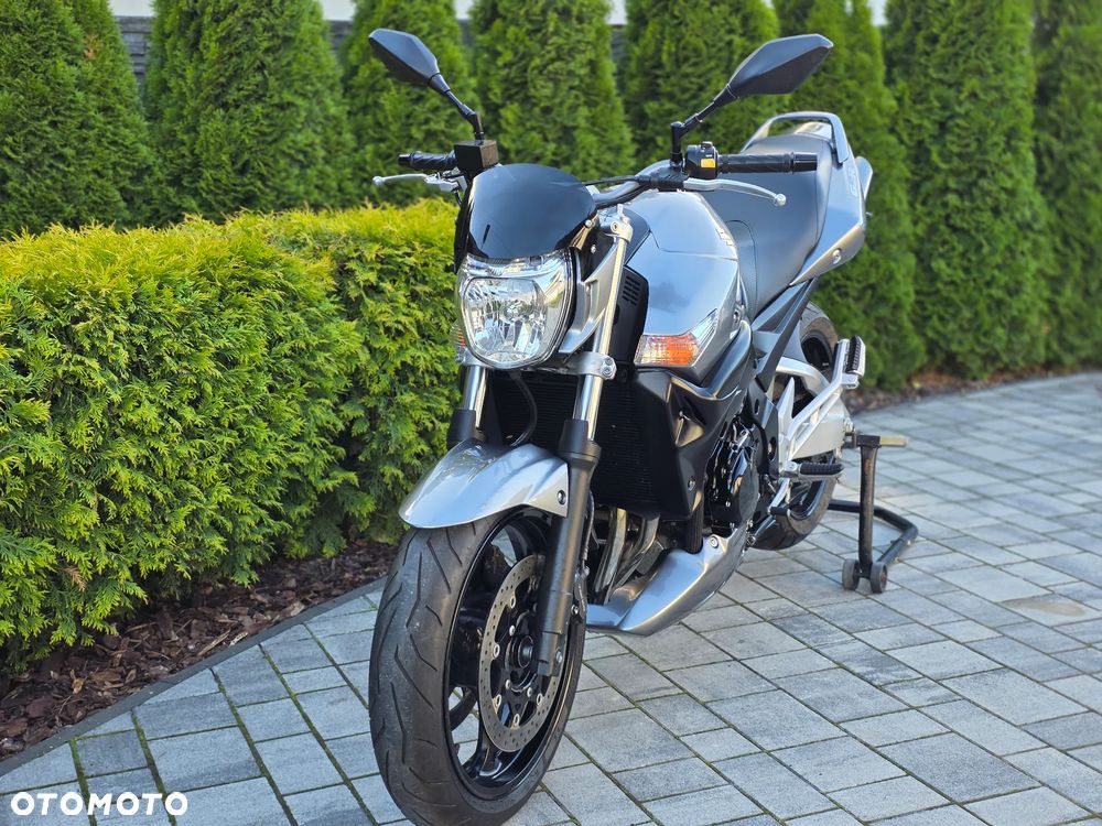 Suzuki GSR - 20