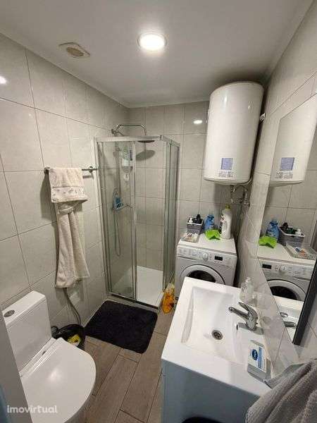 Arrendo T0 totalmente remodelado e mobiliado - Grande imagem: 2/4