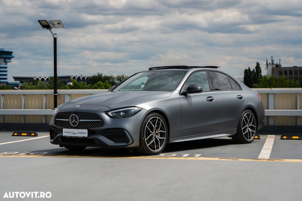 Mercedes-Benz C 300 4MATIC 9G-TRONIC AMG Line - 2