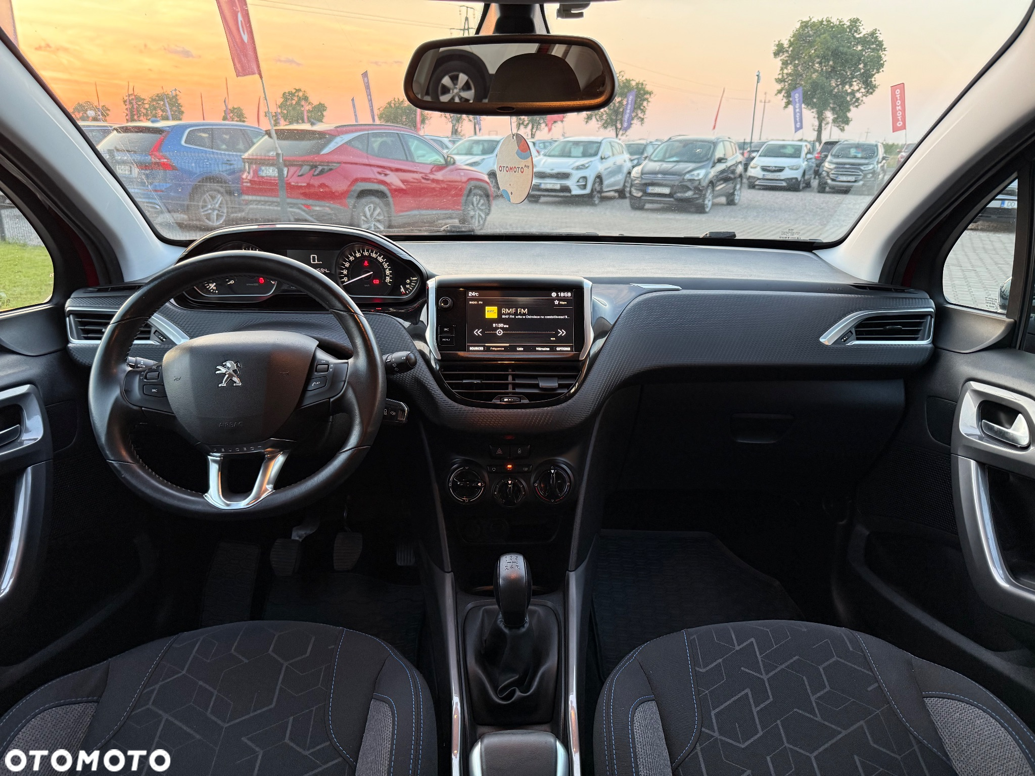 Peugeot 2008 1.2 Pure Tech Active S&S - 19