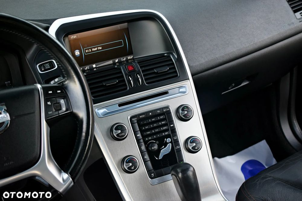 Volvo XC 60 3.2 AWD RDesign - 35