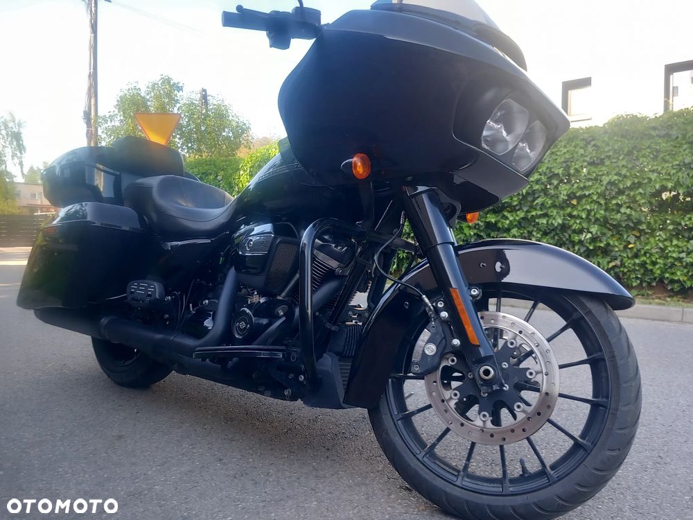 Harley-Davidson Touring Road Glide - 11