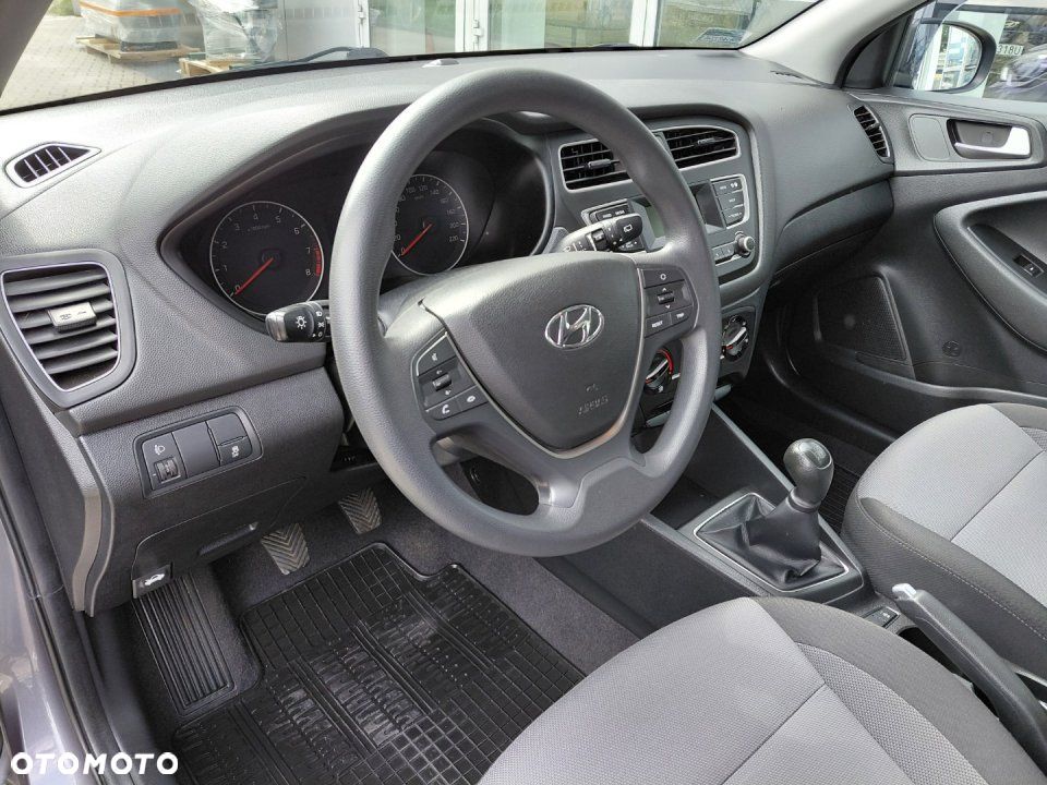Hyundai i20 - 11