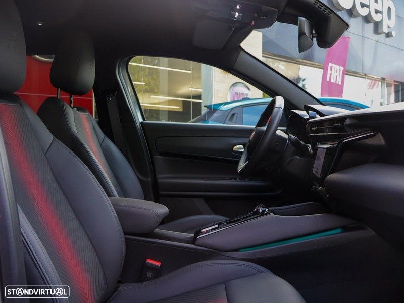 Alfa Romeo Junior 54 kWh Sport Speciale — fotografia 9
