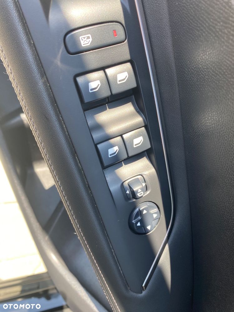 Peugeot 3008 1.2 PureTech Allure S&S EAT6 - 27