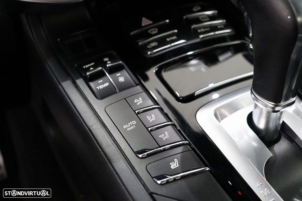 Porsche Cayenne - 26