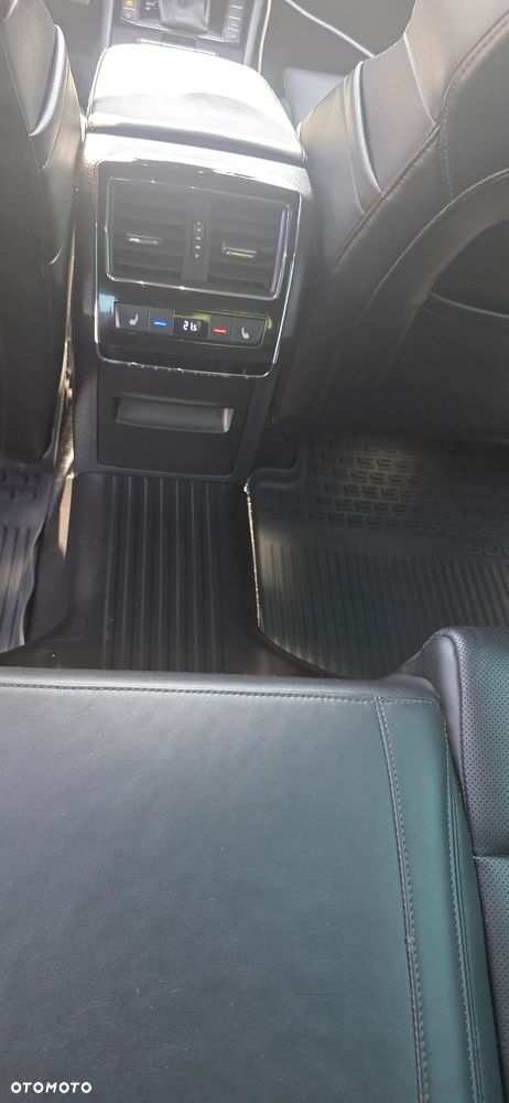 Skoda Superb 2.0 TDI 4x4 L&K DSG - 17