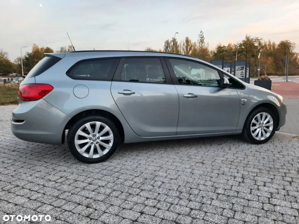Opel Astra 2012 photo 5