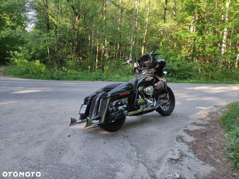 Harley-Davidson FLH Electra Glide - 17
