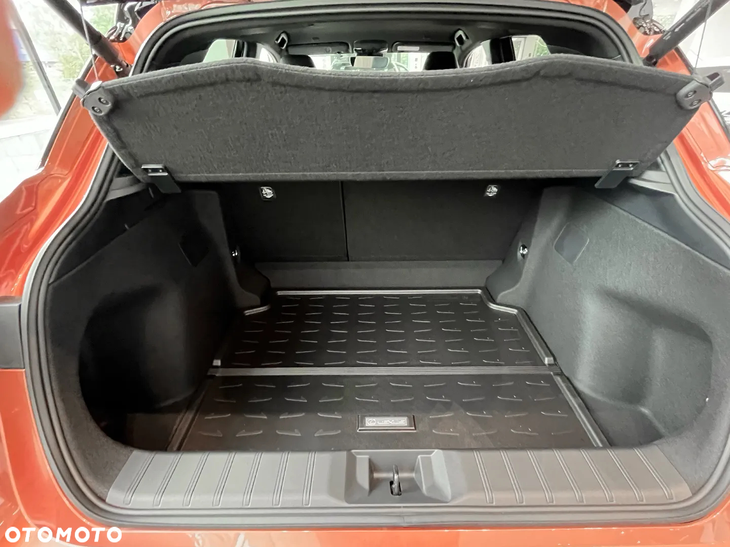 Lexus LBX 1.5 Hybrid Emotion - 9