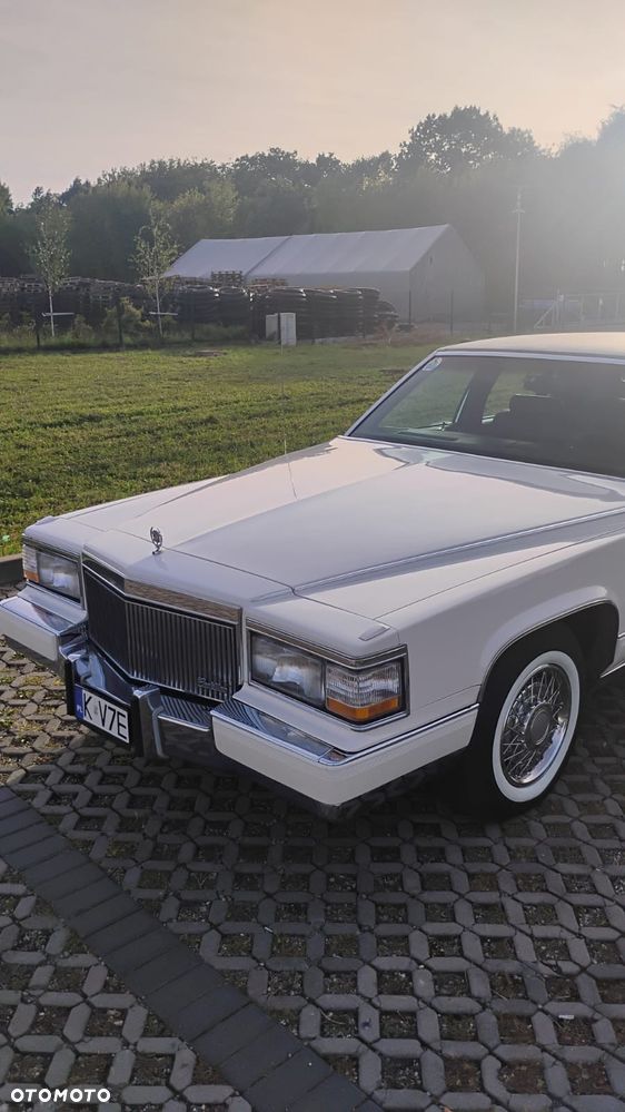 Cadillac Brougham - 2