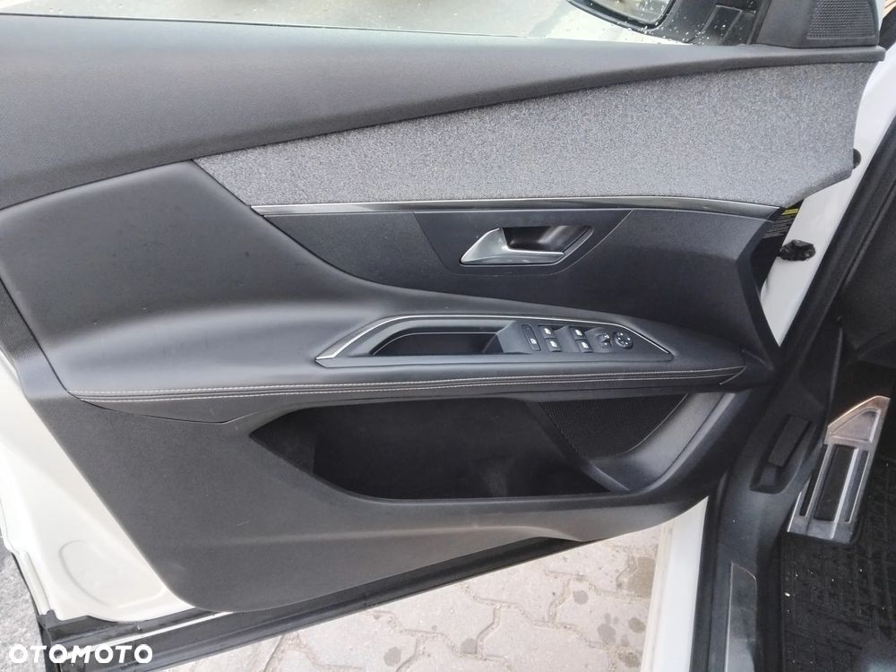 Peugeot 3008 THP 165 EAT6 Stop & Start Allure - 24