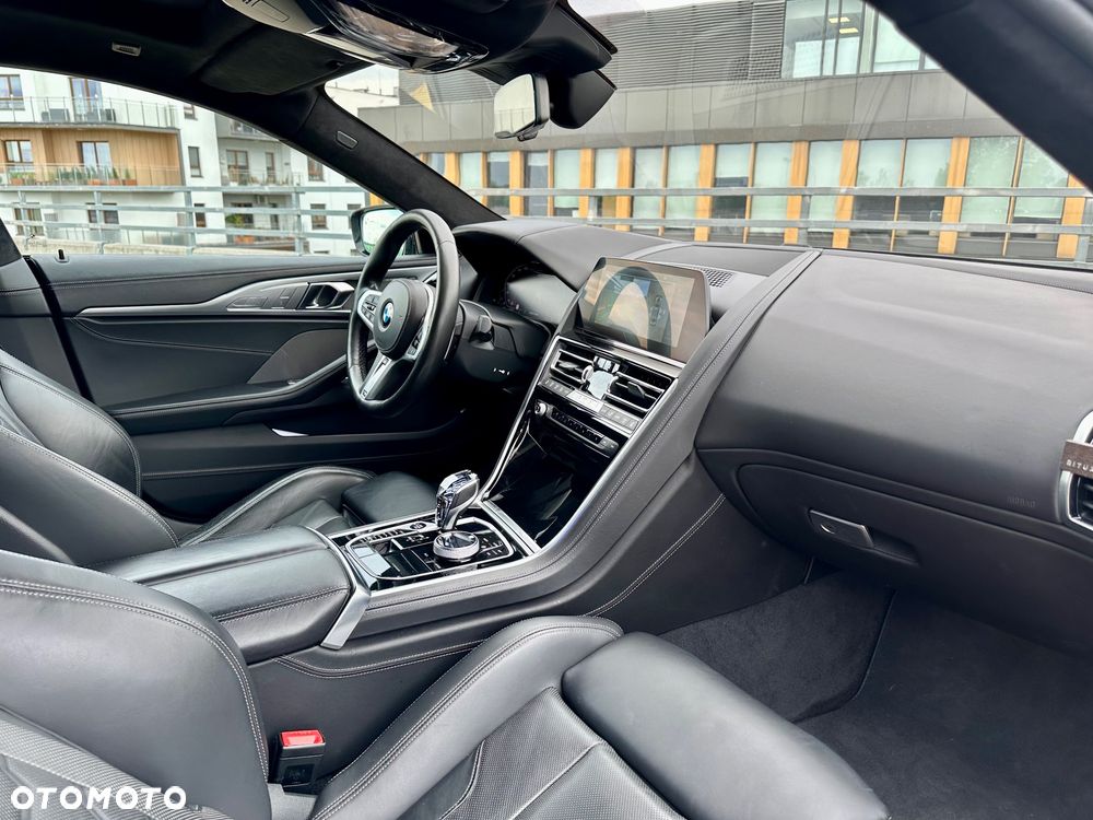 BMW Seria 8 - 14