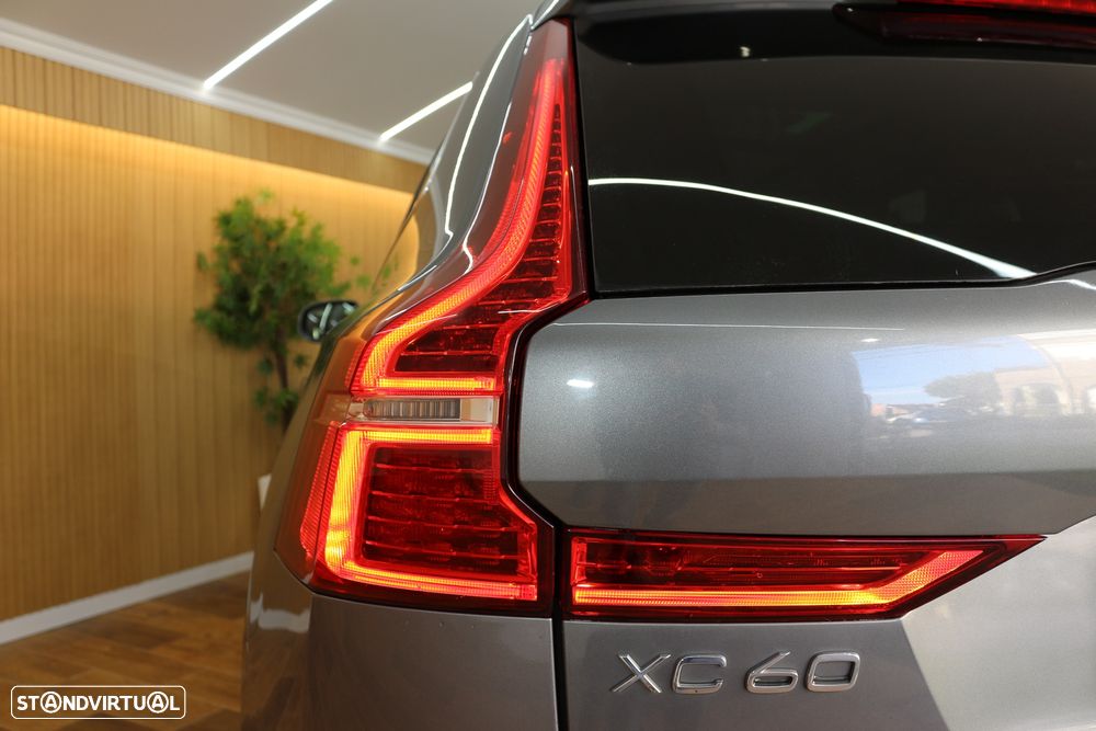 Volvo XC 40 2.0 D3 Momentum Plus - 30