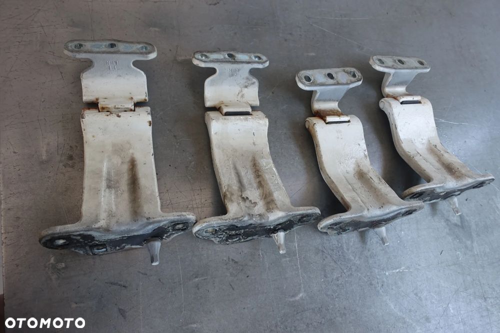 ZAWIAS LEWY PRAWY DRZWI TYLNYCH TRANSIT CUSTOM 14r. - 2