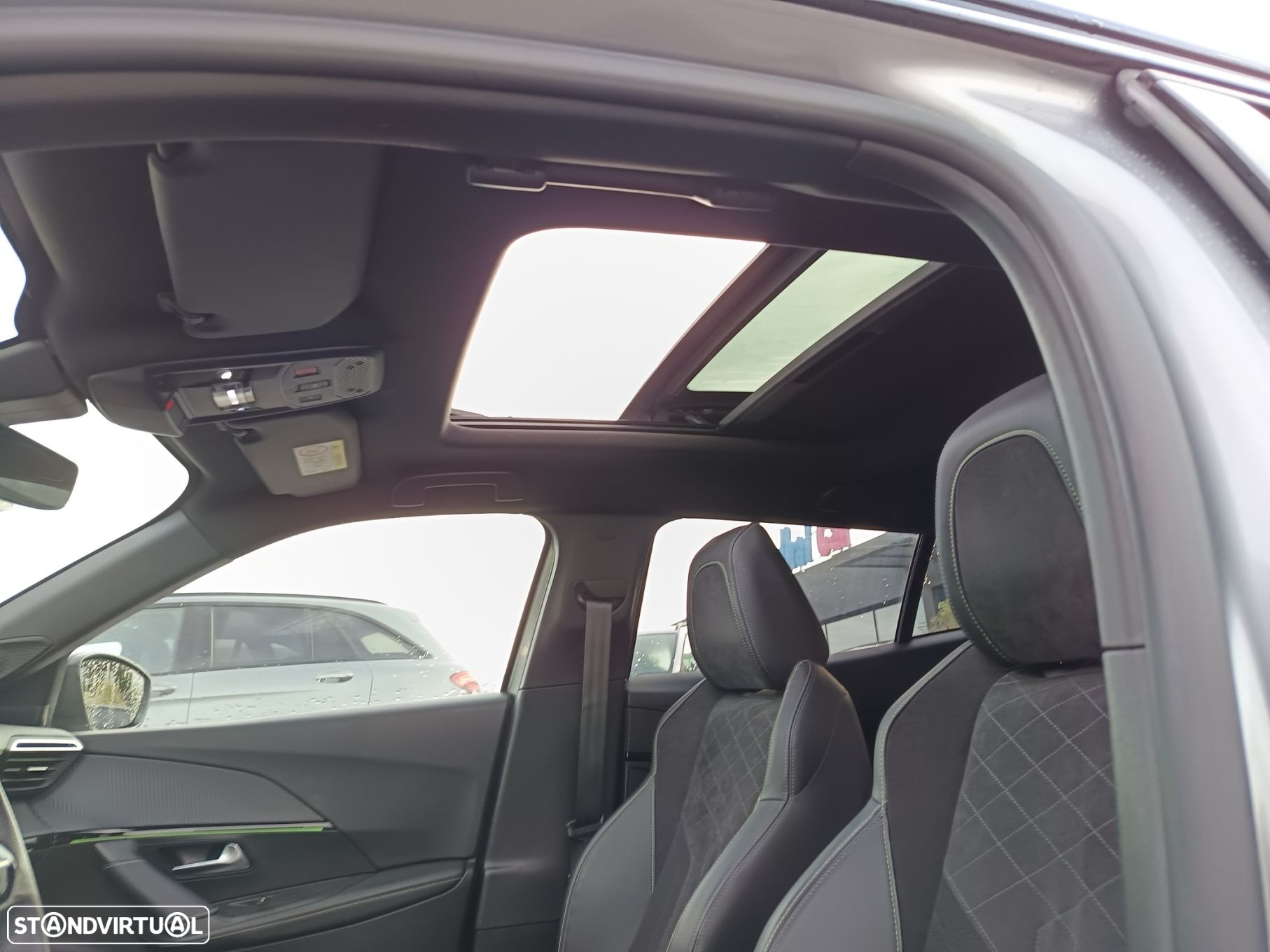 Peugeot 2008 1.5 BlueHDi GT Pack EAT8 - 30