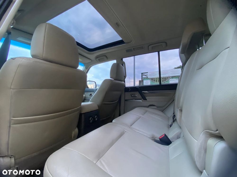 Mitsubishi Pajero 3.2 DID Instyle - 35