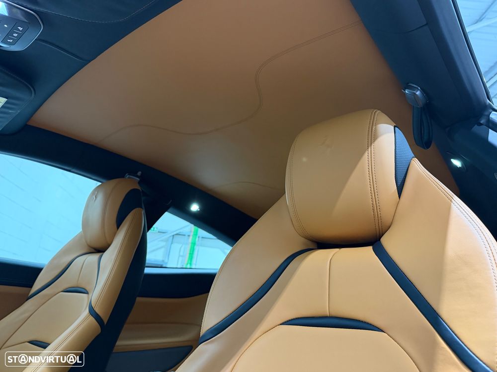 Ferrari GTC4 Lusso - 31