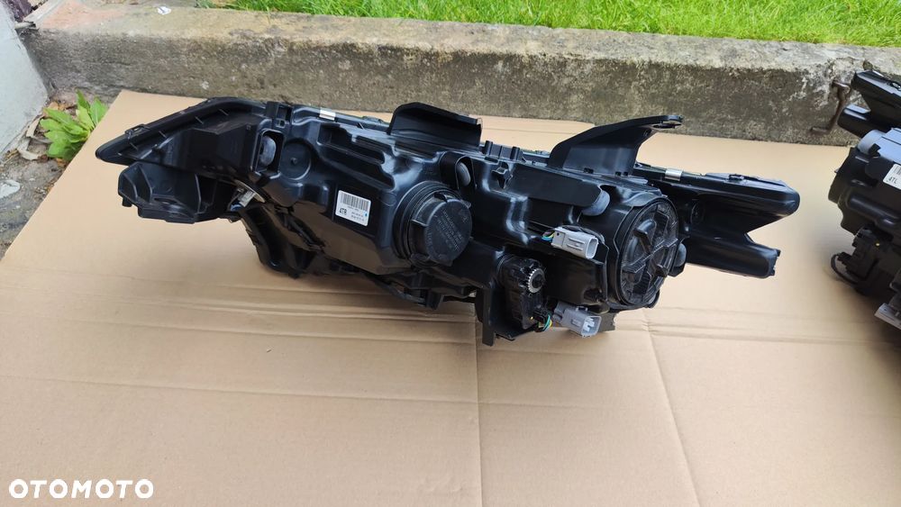 Mitsubishi Outlander 16-24 Lampa Przód Soczewka LR Komplet Oryginał EU - 12