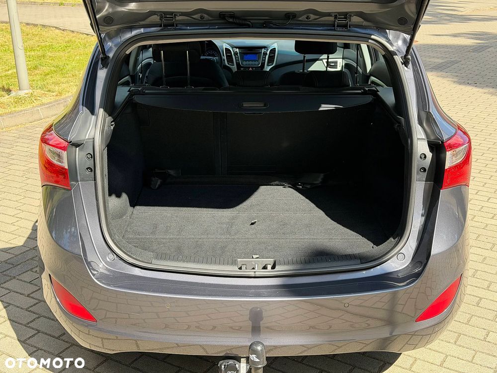 Hyundai i30 blue 1.6 CRDi Trend - 8