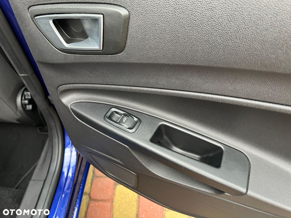 Ford Fiesta 1.0 EcoBoost STart-Stop Titanium - 37
