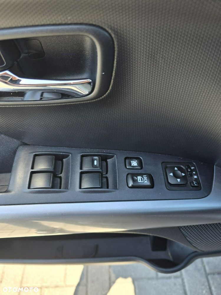 Mitsubishi Outlander - 14