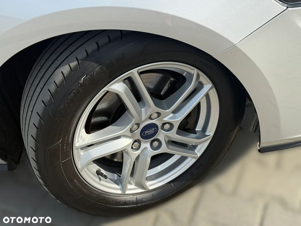 Ford Focus 2.0 TDCi Titanium ASS - 13