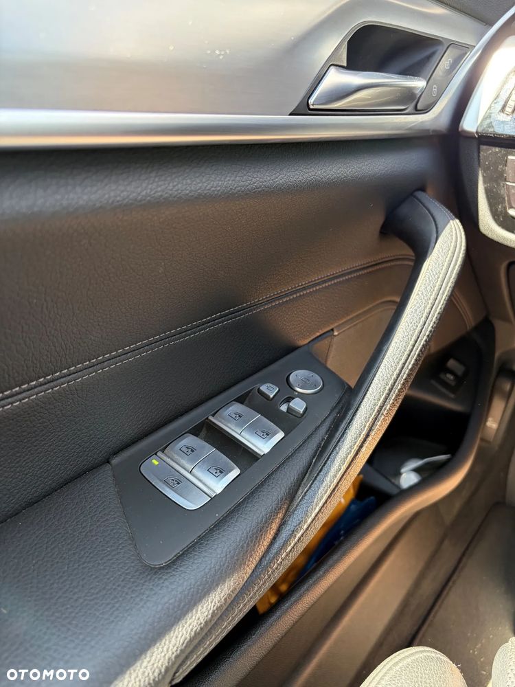 BMW Seria 5 520d xDrive mHEV - 17